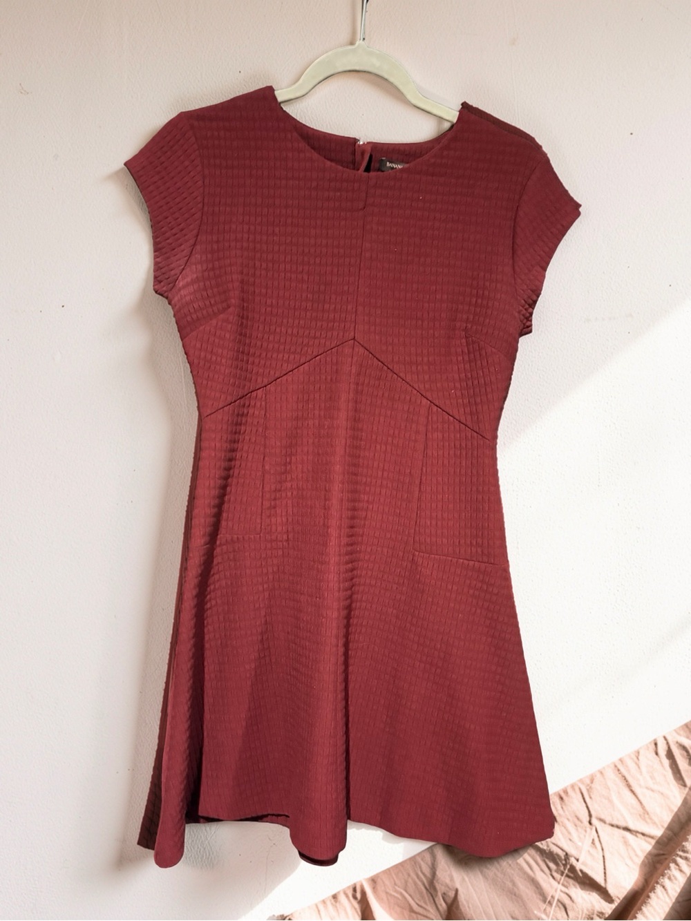 Banana Republic Textured Short Sleeve Skater Dress in Wine
